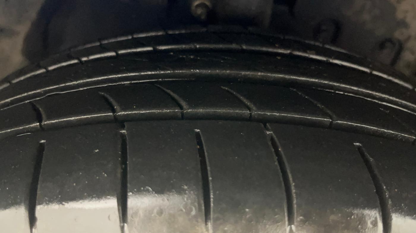 2013 Ford Ecosport TITANIUM 1.0L ECOBOOST, Petrol, Manual, 70,954 km, Right Front Tyre Tread