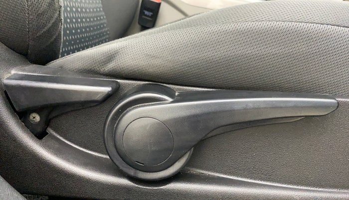 2018 Tata NEXON XZ PLUS PETROL, Petrol, Manual, 86,344 km, Driver Side Adjustment Panel