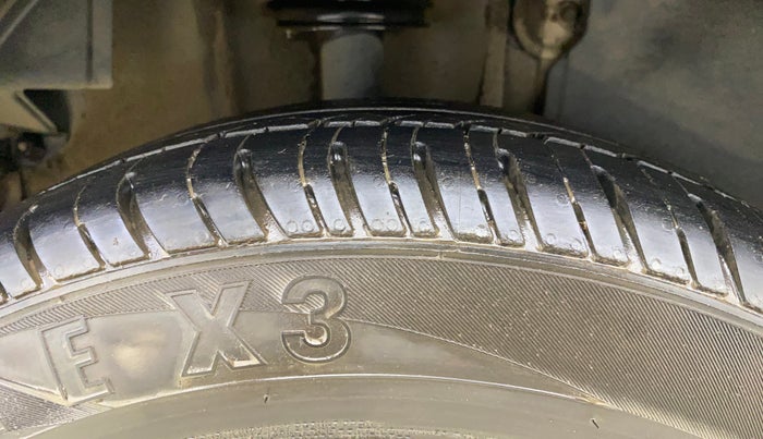 2016 Tata Tiago XT PETROL, Petrol, Manual, 25,136 km, Right Rear Tyre Tread