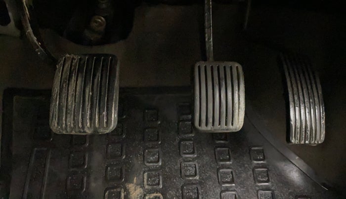 2013 Hyundai i10 SPORTZ 1.2, CNG, Manual, 1,28,823 km, Pedals