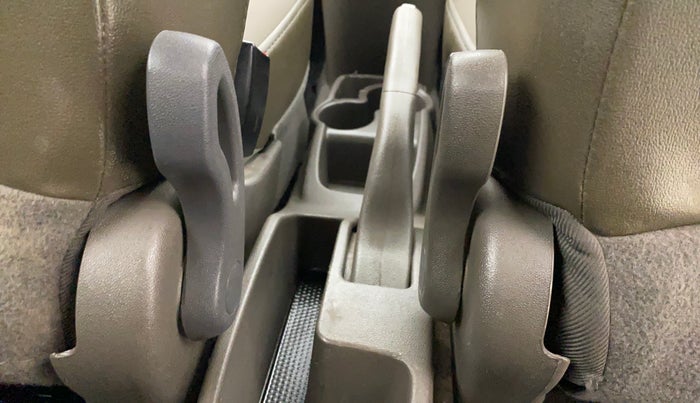 2013 Hyundai i10 SPORTZ 1.2, CNG, Manual, 1,28,823 km, Driver Side Adjustment Panel