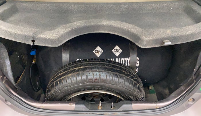 2018 Tata Tiago XZ PETROL, CNG, Manual, 82,257 km, Boot Inside