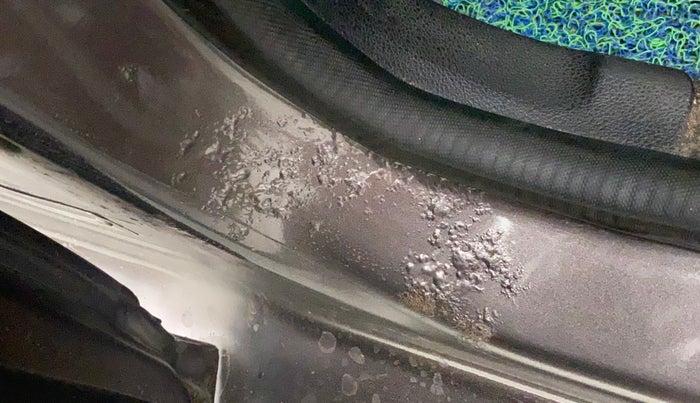 2018 Tata Tiago XZ PETROL, CNG, Manual, 82,257 km, Left B pillar - Slight discoloration