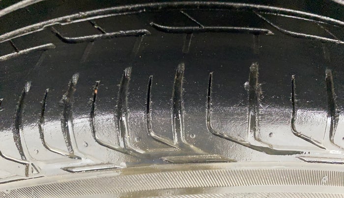 2020 Tata NEXON XM SUNROOF PETROL, Petrol, Manual, 30,077 km, Left Front Tyre Tread