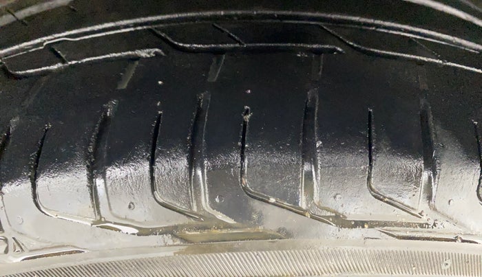 2020 Tata NEXON XM SUNROOF PETROL, Petrol, Manual, 30,077 km, Right Front Tyre Tread