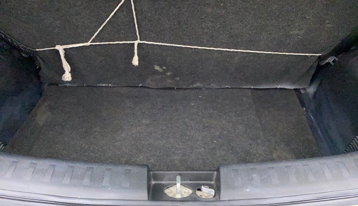 2013 Maruti Swift VDI, Diesel, Manual, 1,04,175 km, Boot Inside View