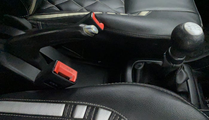2013 Maruti Swift VDI, Diesel, Manual, 1,04,175 km, Gear Lever
