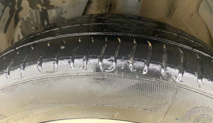 2021 MG HECTOR PLUS SHARP 1.5 PETROL TURBO CVT 6-STR, Petrol, Automatic, 39,075 km, Left Front Tyre Tread