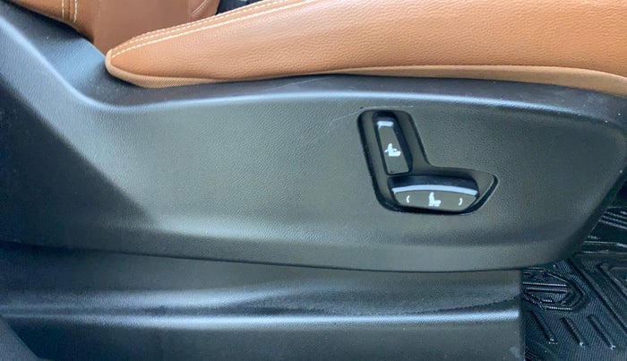 2021 MG HECTOR PLUS SHARP 1.5 PETROL TURBO CVT 6-STR, Petrol, Automatic, 39,075 km, Driver Side Adjustment Panel