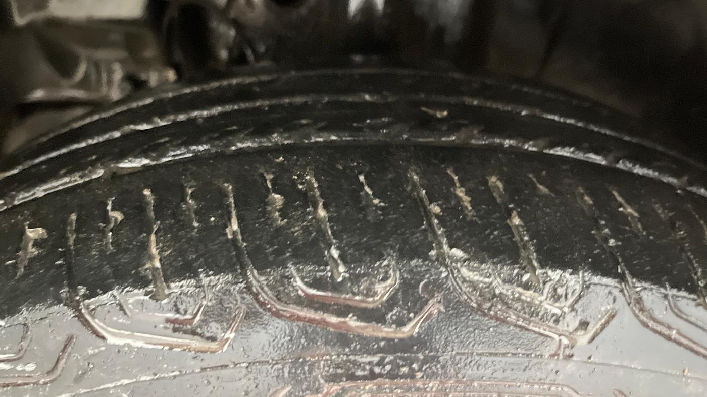 2022 Tata TIGOR XZ PLUS CNG, CNG, Manual, 29,057 km, Left Front Tyre Tread