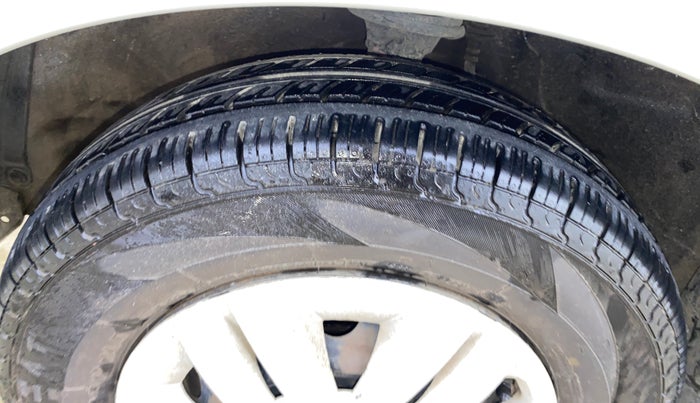 2015 Maruti Alto 800 LXI, Petrol, Manual, 25,994 km, Left Front Tyre Tread