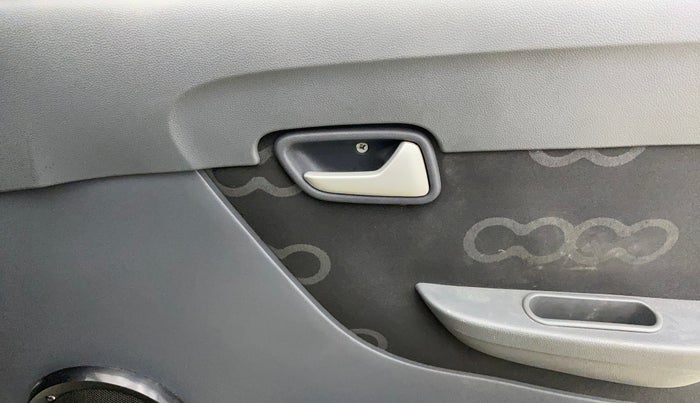 2015 Maruti Alto 800 LXI, Petrol, Manual, 25,994 km, Driver Side Door Panels Control