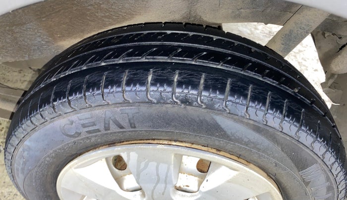 2014 Maruti Wagon R 1.0 LXI CNG, CNG, Manual, 50,027 km, Left Rear Tyre Tread