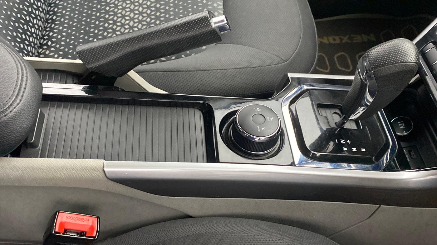 2018 Tata NEXON XZA+ 1.5 Dual Tone, Diesel, Automatic, 58,988 km, Gear Lever