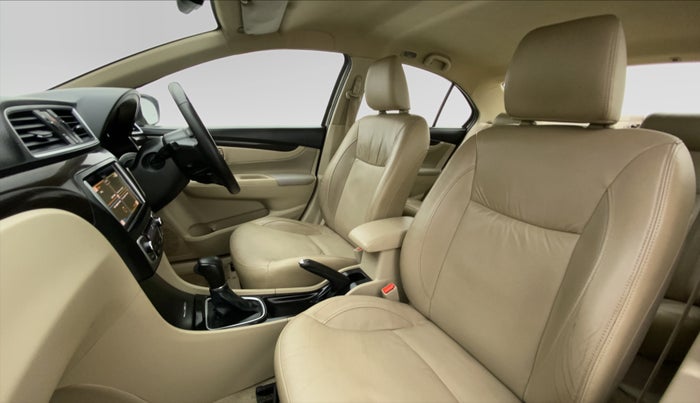 2016 Maruti Ciaz ZXI+ AT, Petrol, Automatic, 60,711 km, Right Side Front Door Cabin