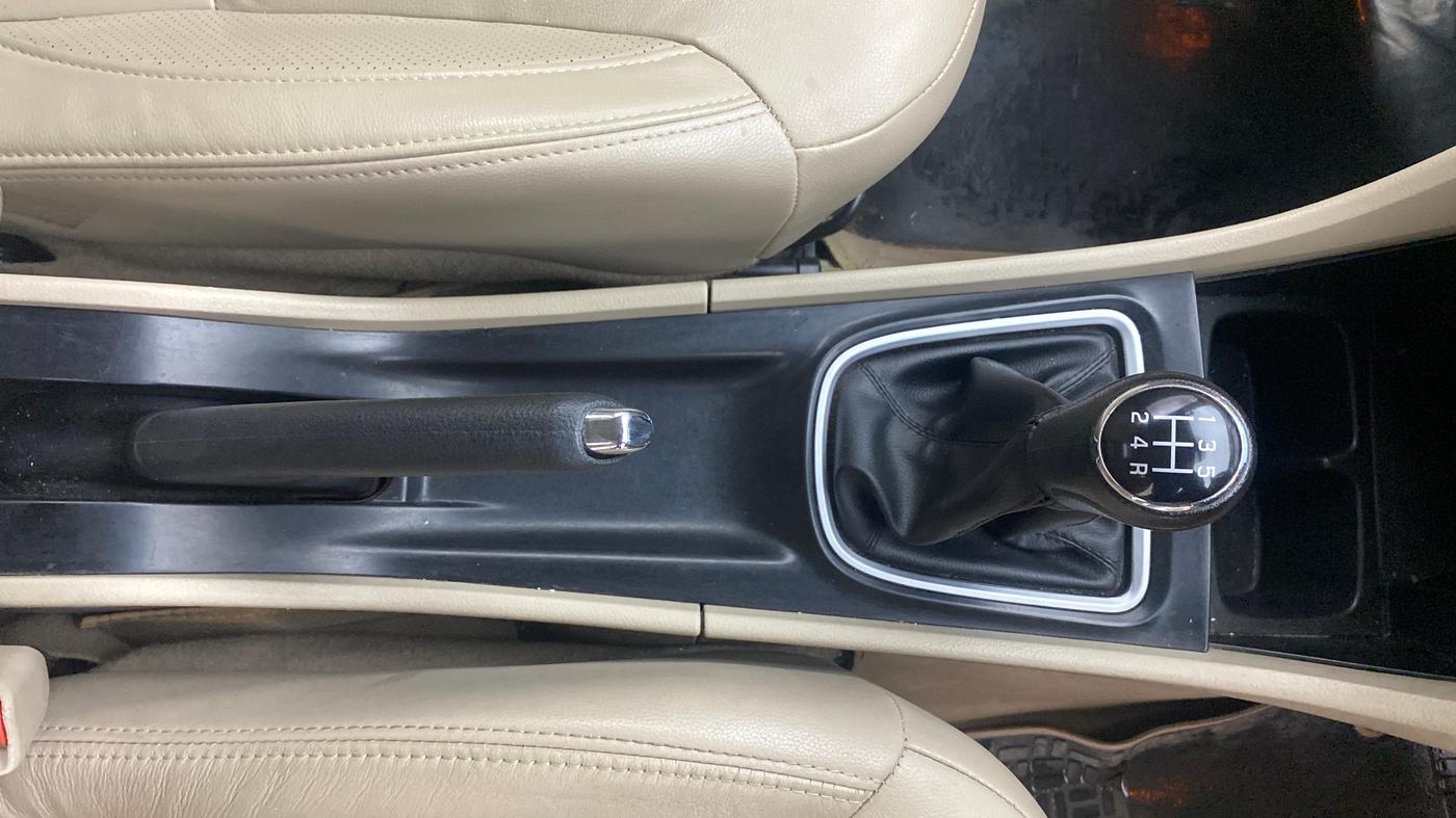 2020 Maruti Ciaz ALPHA 1.5 SHVS PETROL, Petrol, Manual, 64,231 km, Gear Lever