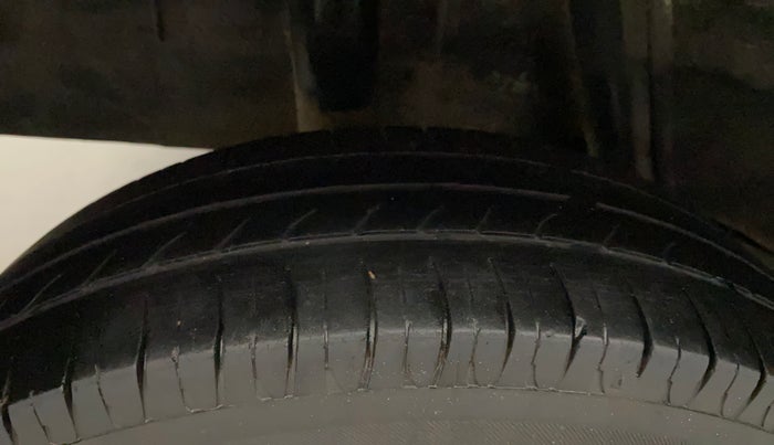 2016 Renault Kwid RXT 0.8, Petrol, Manual, 51,994 km, Right Rear Tyre Tread