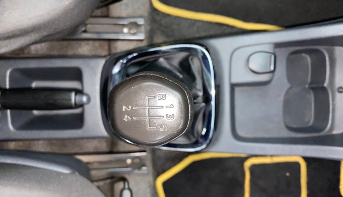 2016 Renault Kwid RXT 0.8, Petrol, Manual, 51,994 km, Gear Lever