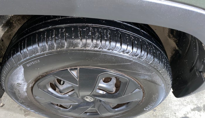 2023 Tata PUNCH ADVENTURE RHYTHM CAMO EDITION AMT, Petrol, Automatic, 18,260 km, Right Front Tyre Tread