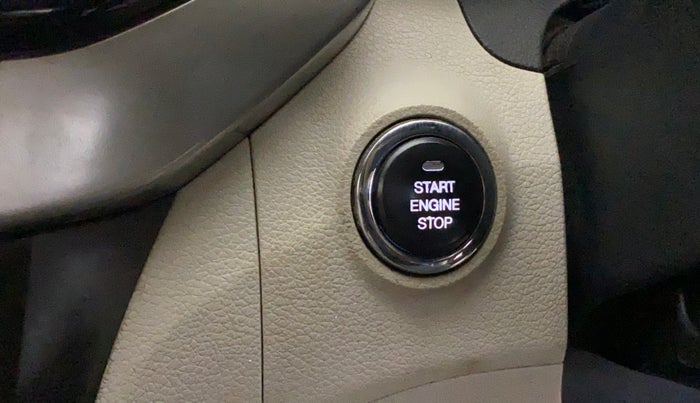 2019 Mahindra XUV300 W8 (O) 1.2 PETROL, Petrol, Manual, 64,322 km, Keyless Start/ Stop Button