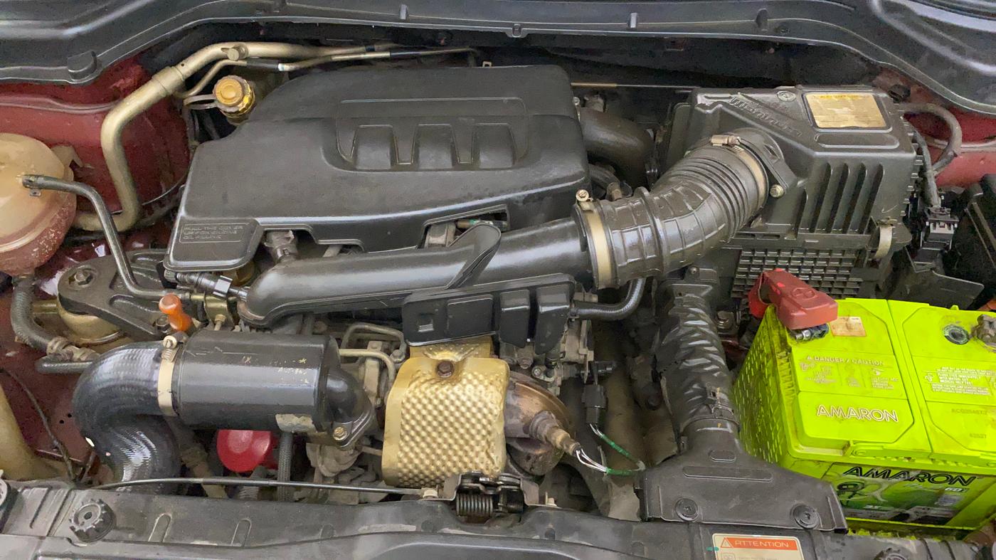 2019 Mahindra XUV300 W8 (O) 1.2 PETROL, Petrol, Manual, 64,376 km, Engine View