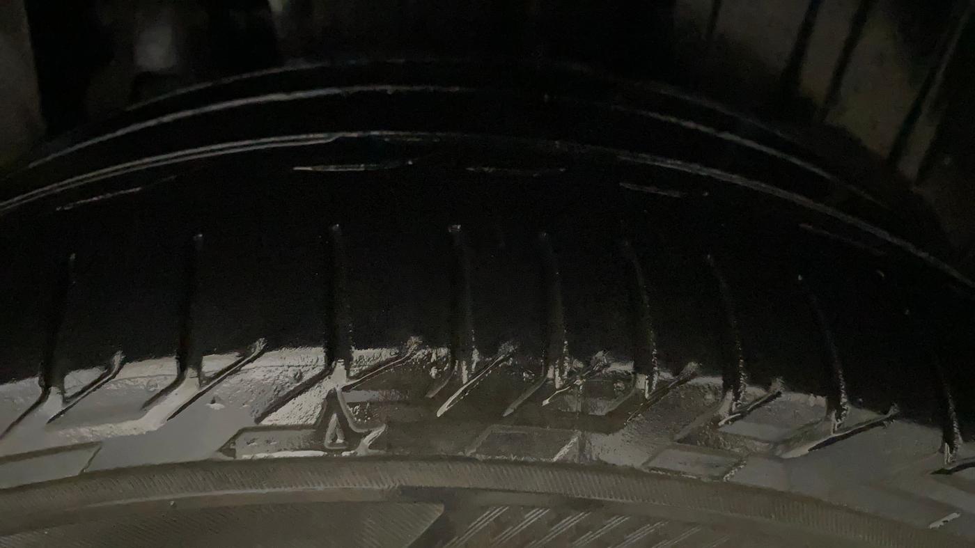 2019 Mahindra XUV300 W8 (O) 1.2 PETROL, Petrol, Manual, 64,376 km, Left Rear Tyre Tread