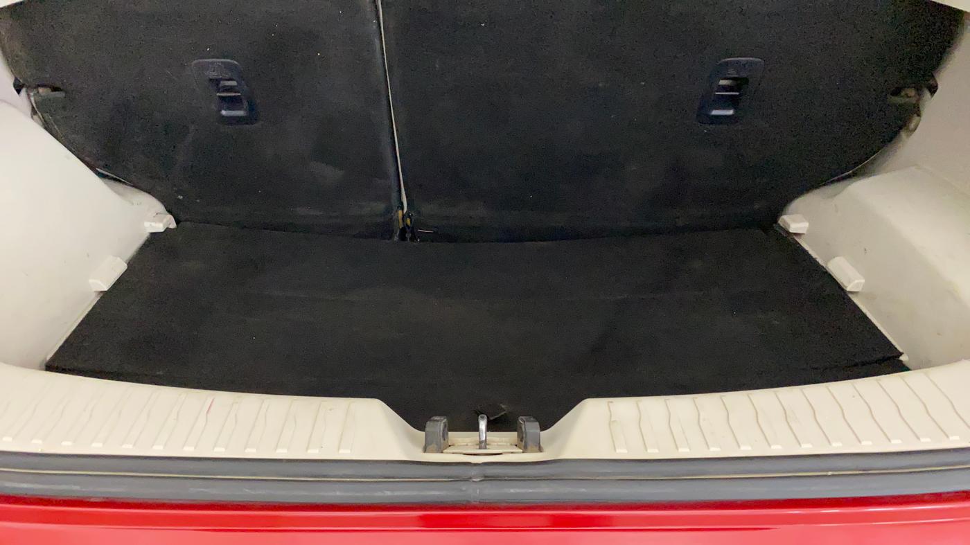 2019 Mahindra XUV300 W8 (O) 1.2 PETROL, Petrol, Manual, 64,376 km, Boot Inside
