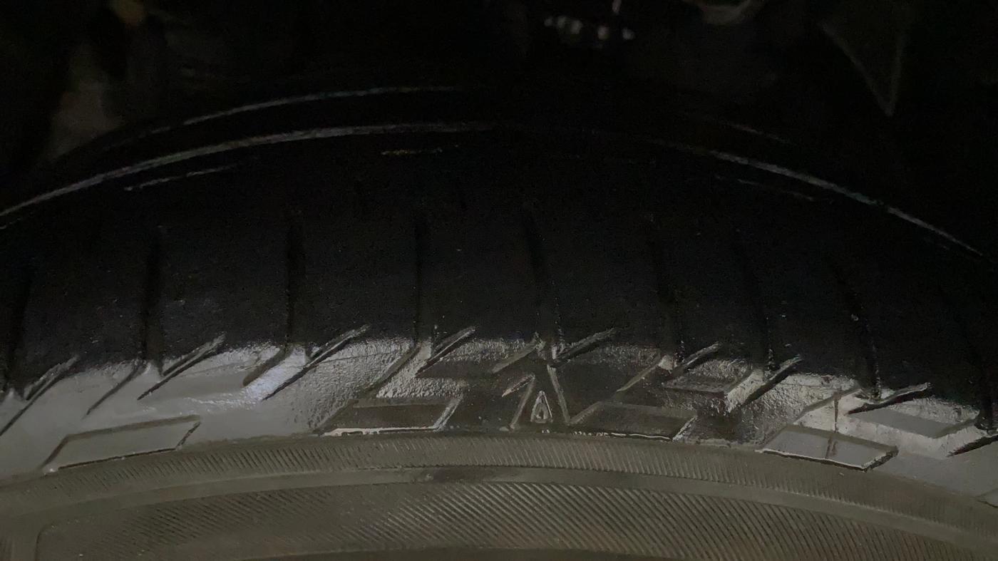 2019 Mahindra XUV300 W8 (O) 1.2 PETROL, Petrol, Manual, 64,376 km, Left Front Tyre Tread