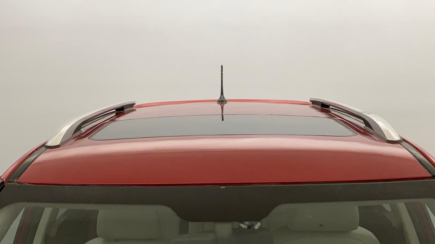 2019 Mahindra XUV300 W8 (O) 1.2 PETROL, Petrol, Manual, 64,376 km, Moonroof/ Sunroof