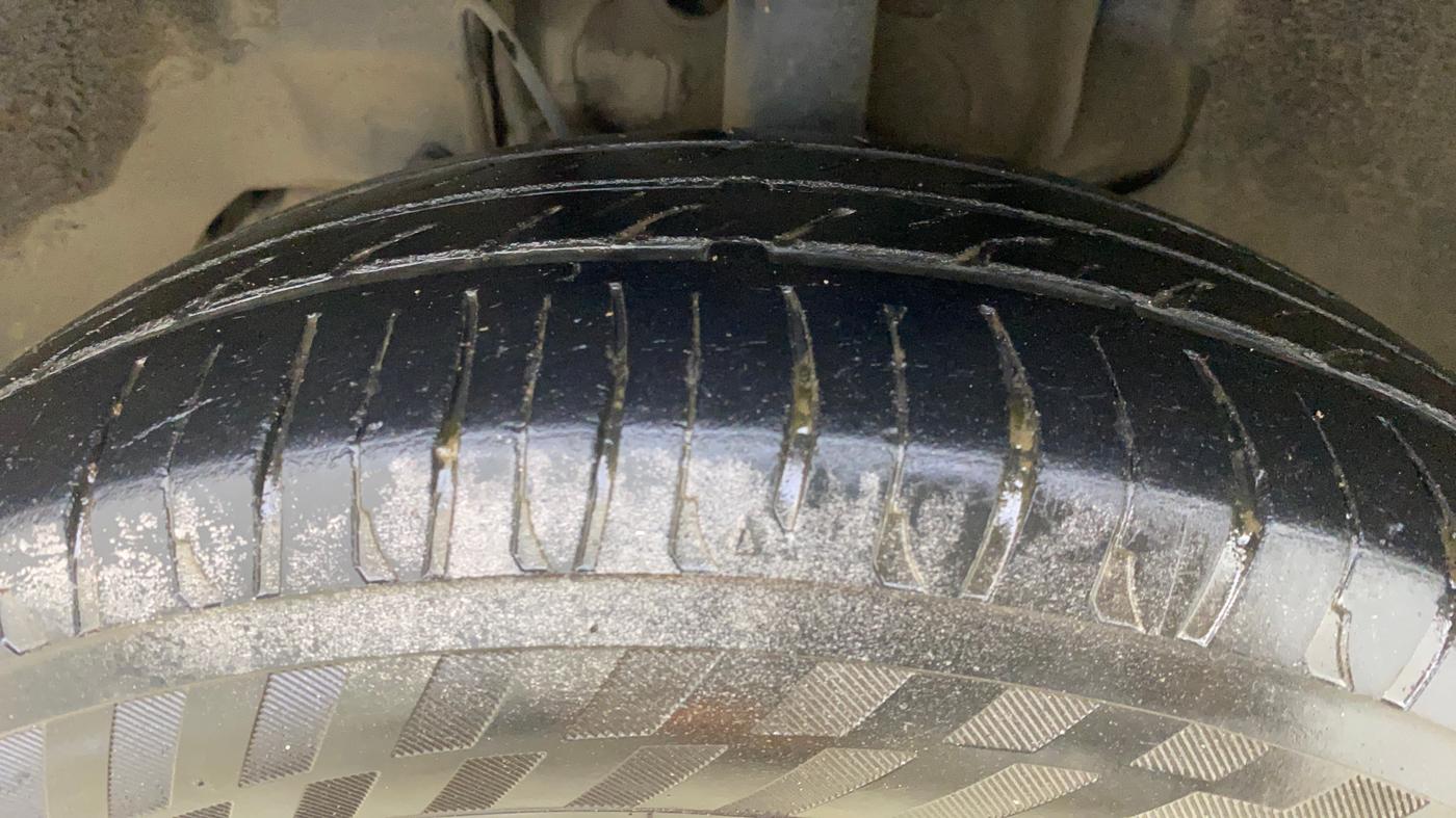 2018 Tata TIGOR XTA PETROL, CNG, Automatic, 84,939 km, Left Front Tyre Tread