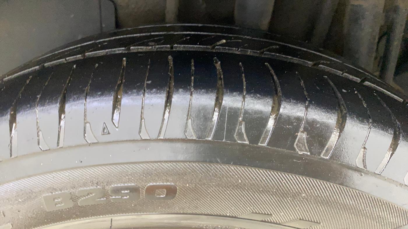 2018 Tata TIGOR XTA PETROL, CNG, Automatic, 84,939 km, Left Rear Tyre Tread