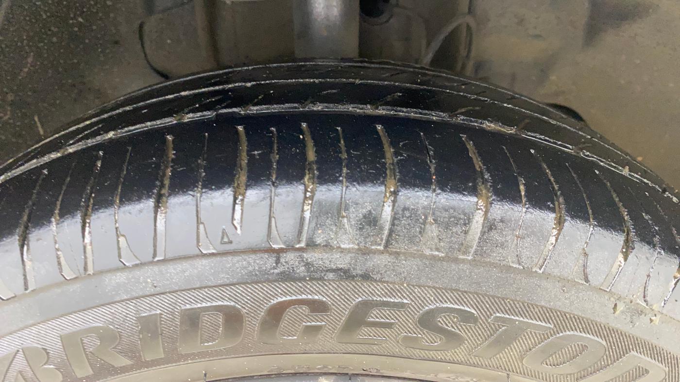 2018 Tata TIGOR XTA PETROL, CNG, Automatic, 84,939 km, Right Front Tyre Tread