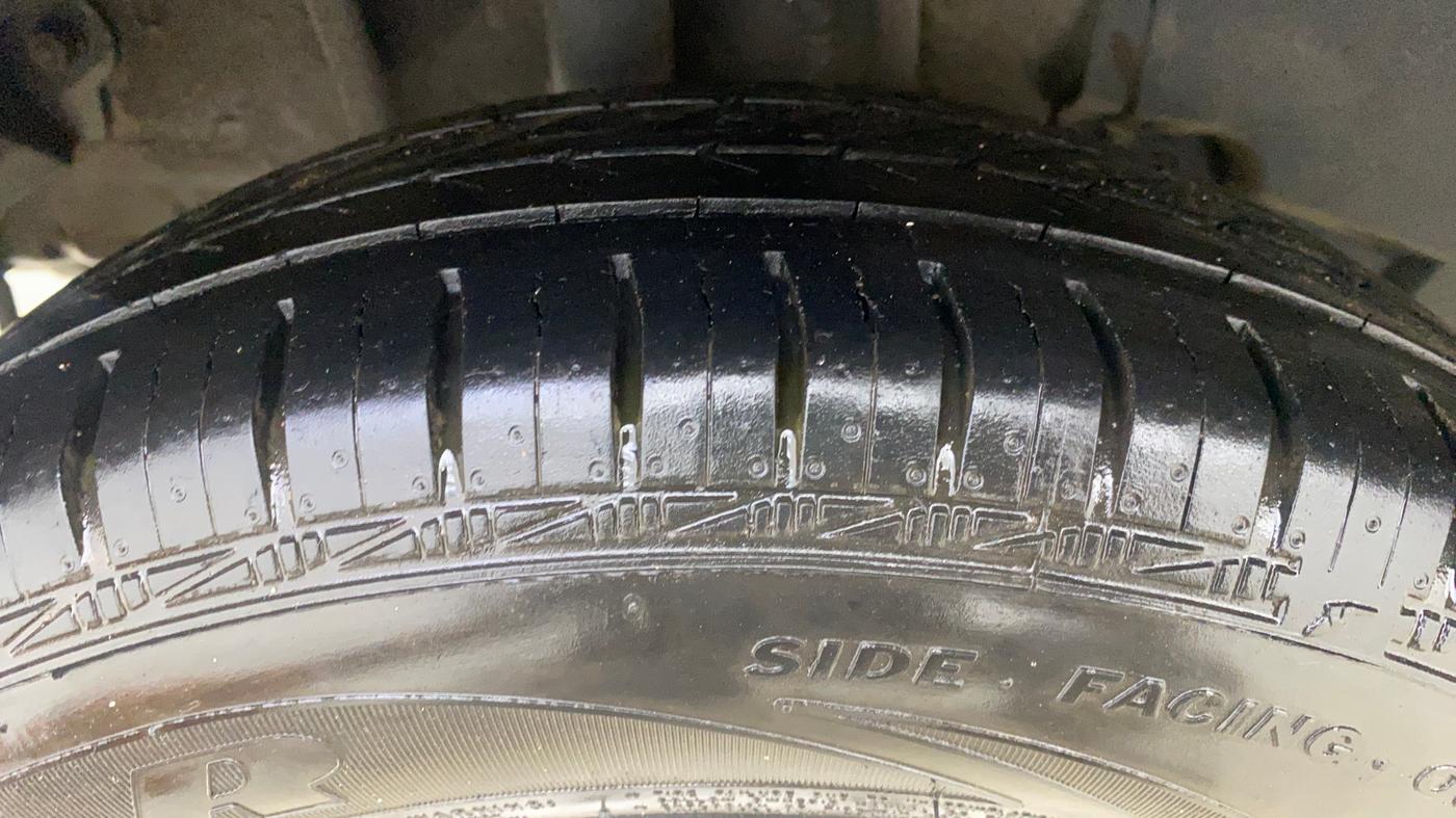 2018 Tata TIGOR XTA PETROL, CNG, Automatic, 84,939 km, Right Rear Tyre Tread