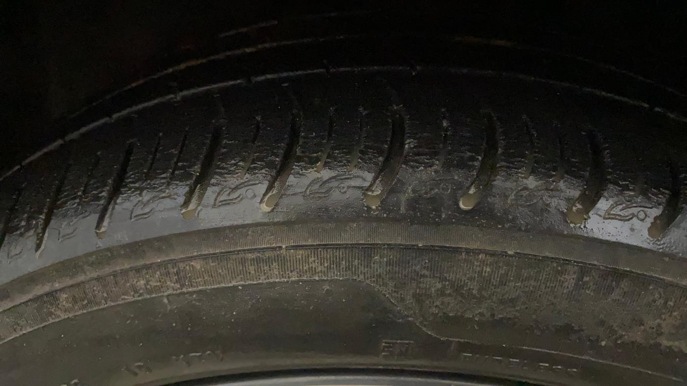 2020 Tata ALTROZ XZ PETROL, Petrol, Manual, 43,628 km, Left Front Tyre Tread