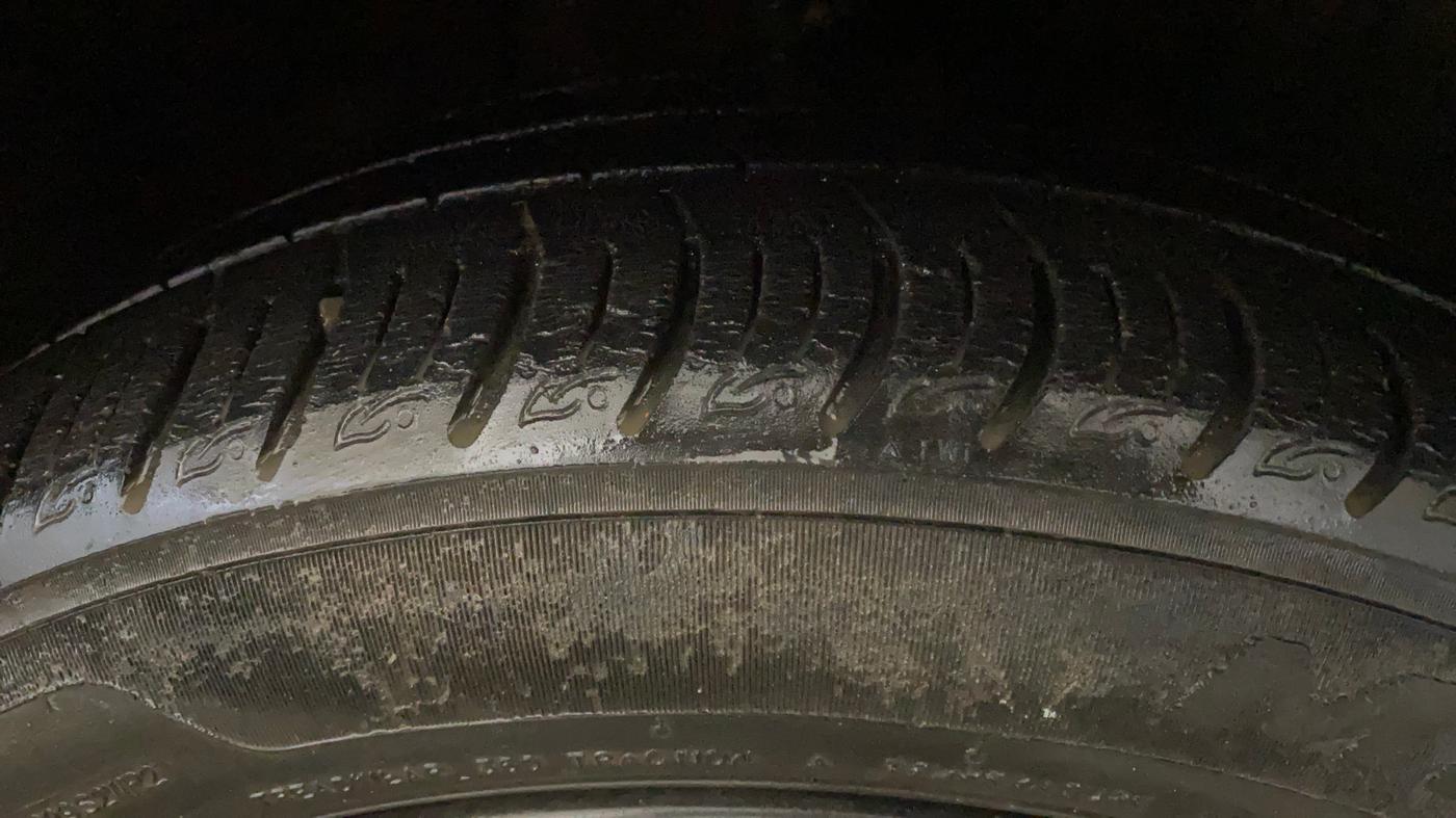 2020 Tata ALTROZ XZ PETROL, Petrol, Manual, 43,628 km, Right Front Tyre Tread