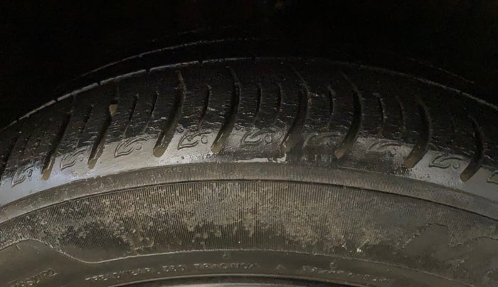 2020 Tata ALTROZ XZ PETROL, Petrol, Manual, 43,628 km, Right Front Tyre Tread