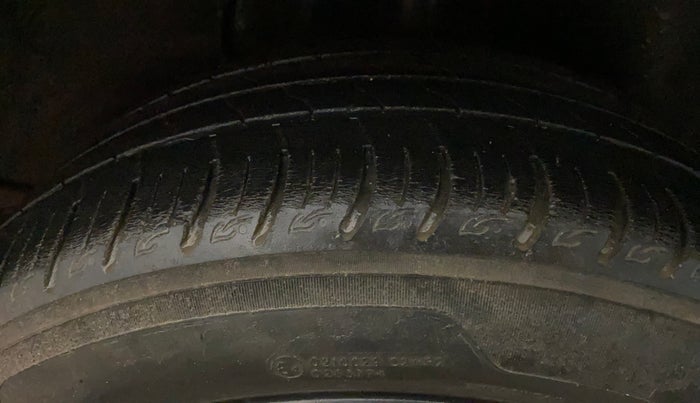 2020 Tata ALTROZ XZ PETROL, Petrol, Manual, 43,628 km, Left Rear Tyre Tread
