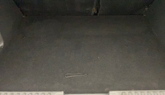 2016 Maruti Vitara Brezza ZDI PLUS DUAL TONE, Diesel, Manual, 36,733 km, Boot Inside