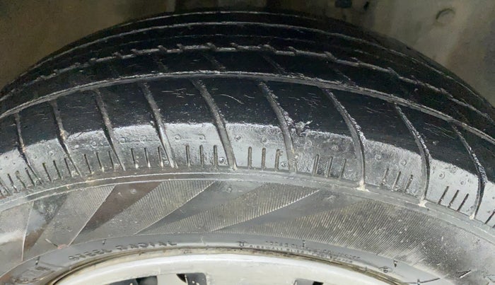 2016 Nissan Micra Active XL, Petrol, Manual, 38,310 km, Right Front Tyre Tread