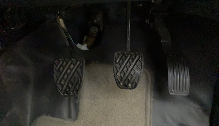 2016 Nissan Micra Active XL, Petrol, Manual, 38,310 km, Pedals