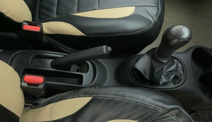 2016 Nissan Micra Active XL, Petrol, Manual, 38,310 km, Gear Lever