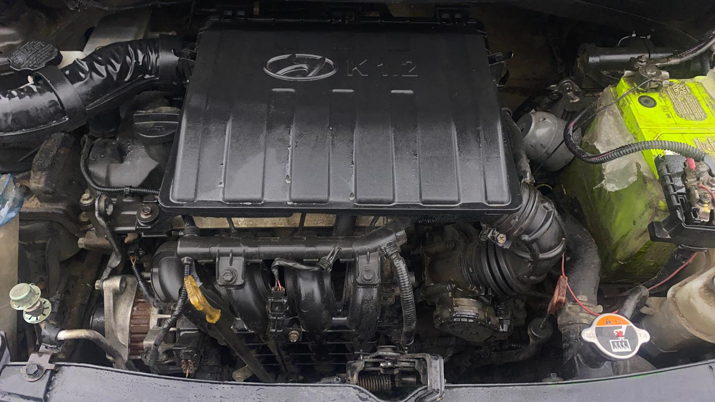 2016 Hyundai Grand i10 MAGNA AT 1.2 KAPPA VTVT, Petrol, Automatic, 1,44,747 km, Engine View