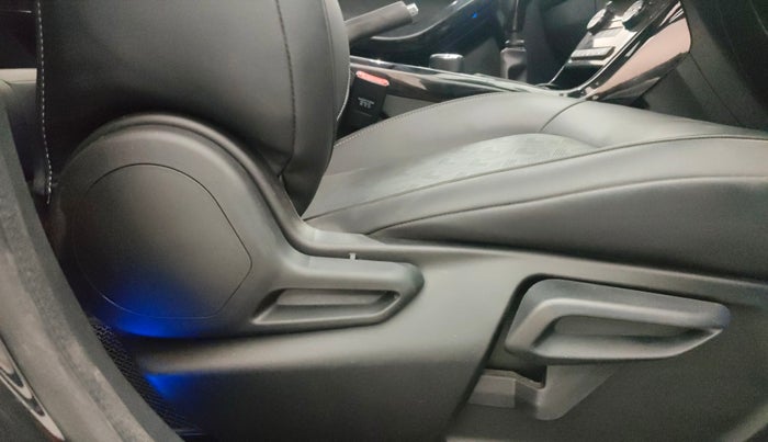 2021 Tata NEXON XZ PLUS (O) DIESEL DARK EDITION, Diesel, Manual, 37,872 km, Driver Side Adjustment Panel