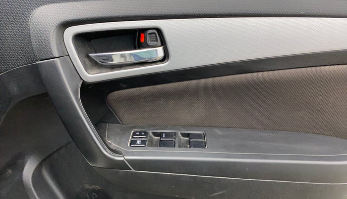 2022 Toyota URBAN CRUISER HIGH GRADE MT, Petrol, Manual, 39,099 km, Driver Side Door Panels Control