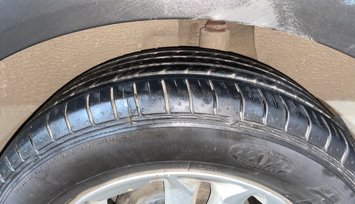 2017 Hyundai Creta SX PLUS 1.6 PETROL, Petrol, Manual, 60,103 km, Left Rear Tyre Tread