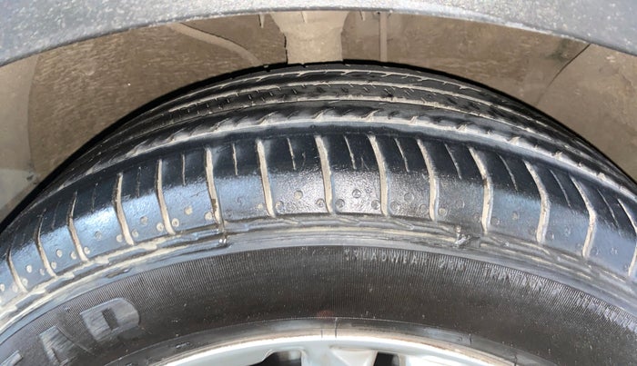 2017 Hyundai Creta SX PLUS 1.6 PETROL, Petrol, Manual, 60,103 km, Right Front Tyre Tread