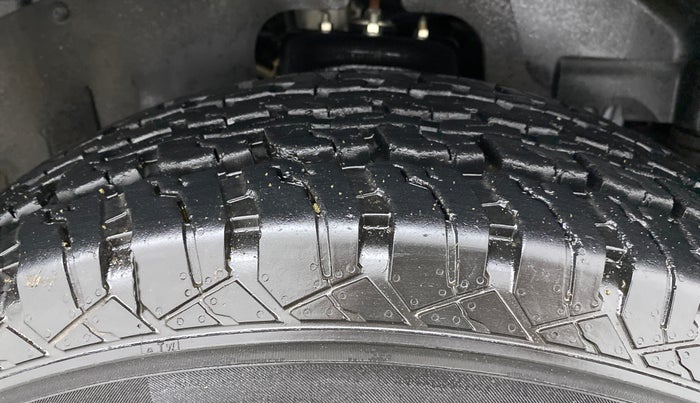 2021 Mahindra Thar LX PETROL HT 4WD AT, Petrol, Automatic, 5,295 km, Right Front Tyre Tread