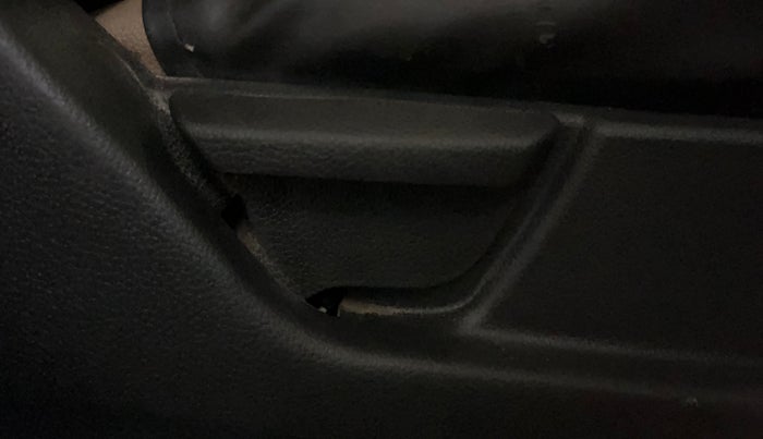 2015 Hyundai Eon ERA +, Petrol, Manual, 97,996 km, Driver Side Adjustment Panel