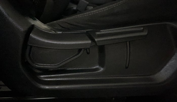 2019 Hyundai VENUE SX PLUS 1.0 TURBO DCT, Petrol, Automatic, 60,108 km, Driver Side Adjustment Panel