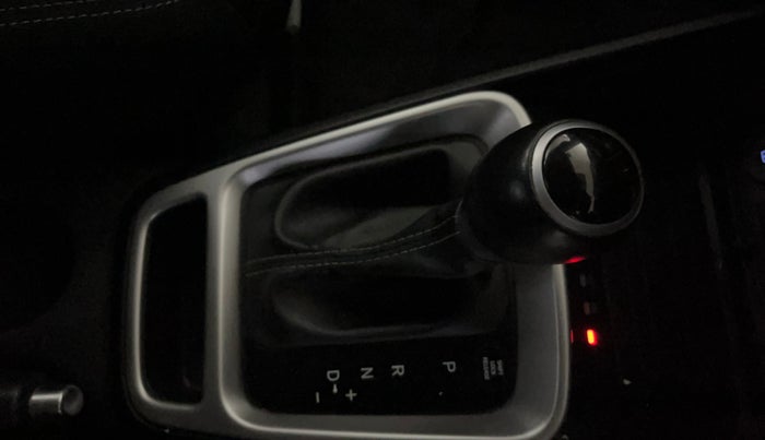 2019 Hyundai VENUE SX PLUS 1.0 TURBO DCT, Petrol, Automatic, 60,108 km, Gear Lever